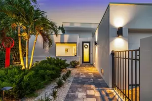 904 Virginia Dr, Sarasota, FL 34234 - Photo 1