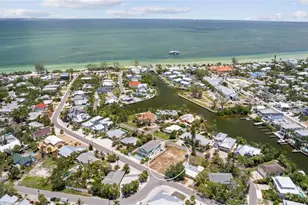 132 Crescent Dr, Anna Maria, FL 34216 - Photo 1