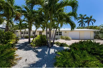 519 71st Street, Holmes Beach, FL 34217 - Photo 1