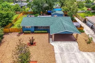 1805 28th St W, Bradenton, FL 34205 - Photo 1