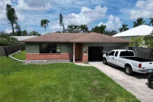 216 24th St NE, Bradenton, FL 34208 - Photo 1