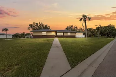 3105 Oxford Drive W, Bradenton, FL 34205 - Photo 1