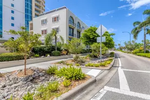 301 S Gulfstream Ave, Sarasota, FL 34236 - Photo 1