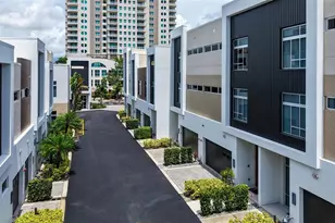 213 Cosmopolitan Ct, Sarasota, FL 34236 - Photo 1