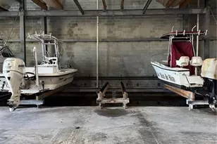 570 Blackburn Point Rd, Osprey, FL 34229 - Photo 1