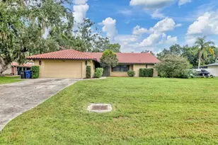 7365 S Leewynn Dr, Sarasota, FL 34240 - Photo 1