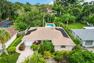 442 N Shore Dr, Sarasota, FL 34234 - Photo 1