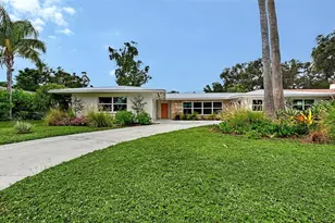 2516 Tanglewood Dr, Sarasota, FL 34239 - Photo 1