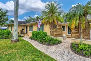 202 22nd St W, Bradenton, FL 34205 - Photo 1