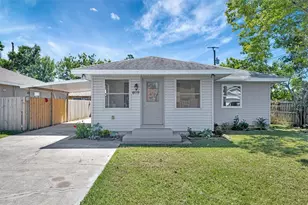 609 25th Ave W, Bradenton, FL 34205 - Photo 1