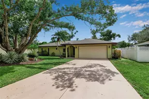 155 Mimosa Cir, Sarasota, FL 34232 - Photo 1