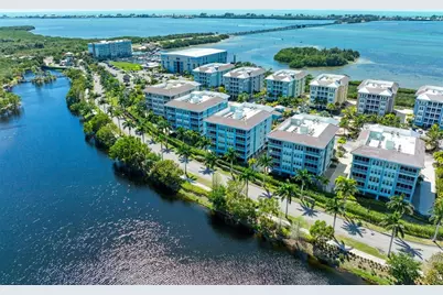 391 Aruba Circle #302, Bradenton, FL 34209 - Photo 1