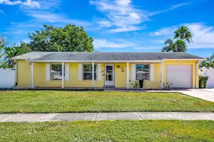 2601 39th St W, Bradenton, FL 34205 - Photo 1