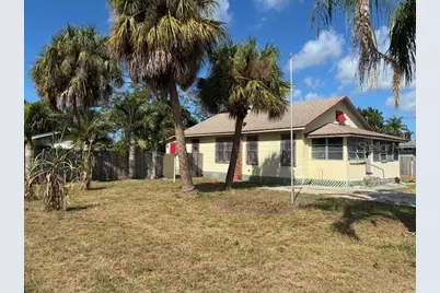 2406 10th Street W, Bradenton, FL 34205 - Photo 1