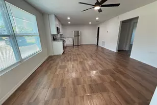 1207 30th Ave E, Bradenton, FL 34208 - Photo 1