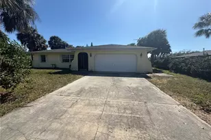 601 Dolphin Rd, Venice, FL 34293 - Photo 1