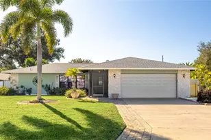 6905 22nd Ave W, Bradenton, FL 34209 - Photo 1