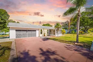 803 Plum Tree Ln, Sarasota, FL 34243 - Photo 1