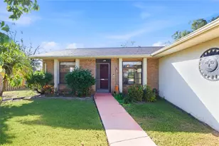 8003 Oak Dr, Palmetto, FL 34221 - Photo 1