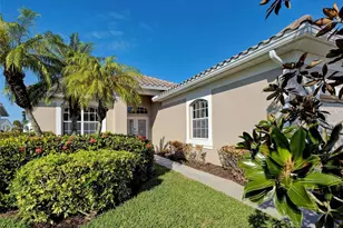 641 Misty Pine Dr, Venice, FL 34292 - Photo 1