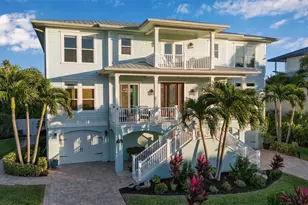 718 Key Royale Dr, Holmes Beach, FL 34217 - Photo 1