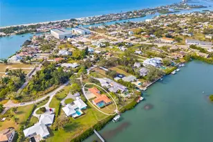 211 Louella Ln, Nokomis, FL 34275 - Photo 1