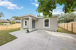 1115 2nd St E, Bradenton, FL 34208 - Photo 1