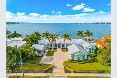 213 N 18th Street W, Bradenton, FL 34205 - Photo 1