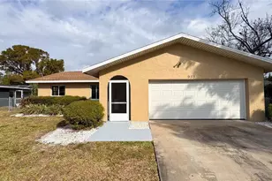 933 SE 26th St, Cape Coral, FL 33904 - Photo 1
