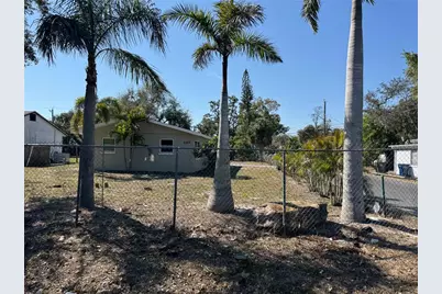 2802 5th Street E, Bradenton, FL 34208 - Photo 1