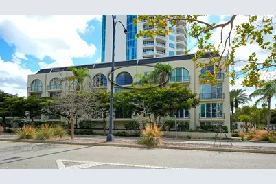 301 S Gulfstream Avenue #303, Sarasota, FL 34236 - Photo 1