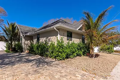 316 27th Street W, Bradenton, FL 34205 - Photo 1