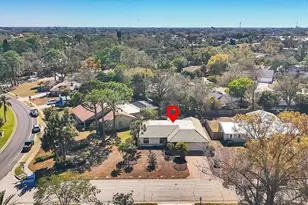 5603 Creekwood Dr, Sarasota, FL 34233 - Photo 1