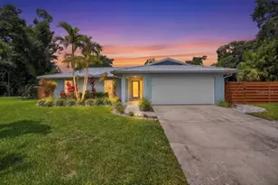 4230 Shady Oaks Ct, Sarasota, FL 34233 - Photo 1