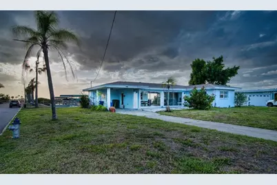 210 21st Street NE, Bradenton, FL 34208 - Photo 1