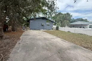 129 N Pompano Ave, Sarasota, FL 34237 - Photo 1