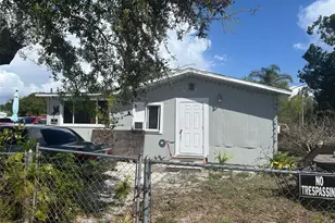 2411 6th St E, Bradenton, FL 34208 - Photo 1