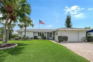 520 Glen Oak Rd, Venice, FL 34292 - Photo 1