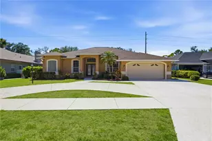 562 Oak Bay Dr, Osprey, FL 34229 - Photo 1
