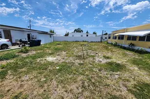 608 49th Ave W, Bradenton, FL 34207 - Photo 1