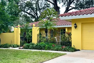 1883 Riviera Cir, Sarasota, FL 34232 - Photo 1