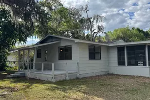 1051 Cr 464, Lake Panasoffkee, FL 33538 - Photo 1
