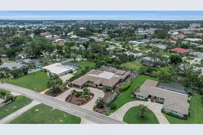609 Laguna Drive, Venice, FL 34285 - Photo 1