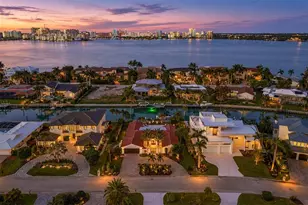 465 E Royal Flamingo Dr, Sarasota, FL 34236 - Photo 1