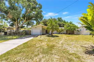 5846 12th St S, Saint Petersburg, FL 33705 - Photo 1