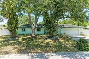 2120 47th St Pl W, Bradenton, FL 34209 - Photo 1