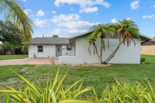 519 64th Ave Dr E, Bradenton, FL 34203 - Photo 1