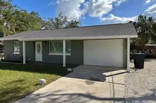 2404 52nd Ave Dr W, Bradenton, FL 34207 - Photo 1