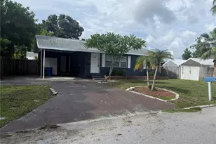1612 15th Ave W, Bradenton, FL 34205 - Photo 1