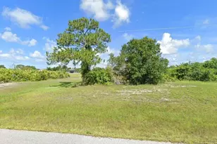 118 Wright Dr, Rotonda West, FL 33947 - Photo 1